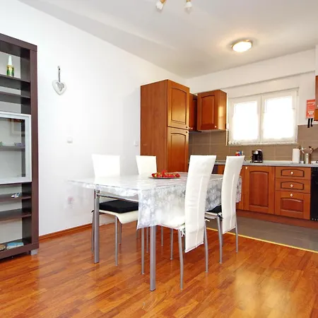 Διαμέρισμα Korina *