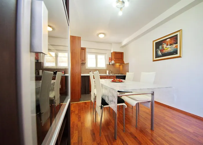 Апартаменти Korina *