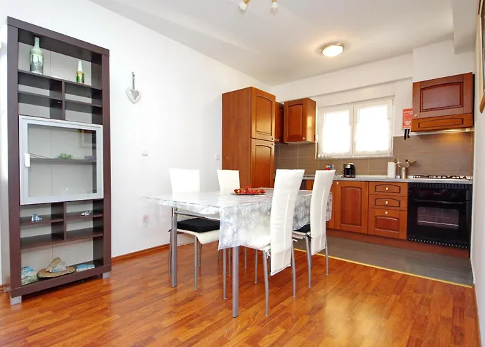 Апартаменти Korina *